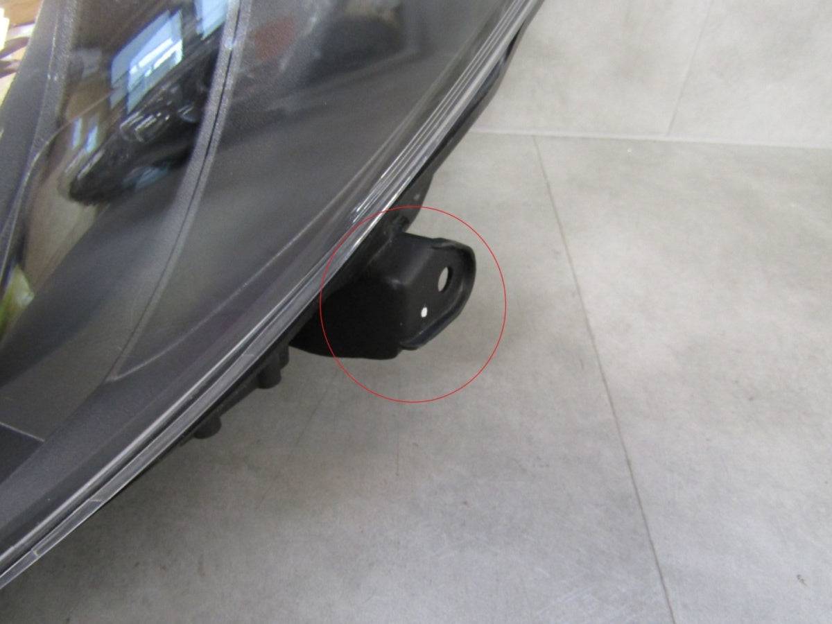 Prednji far TOYOTA YARIS 3 III LIFT halogen sa sočivom 14-17 LH