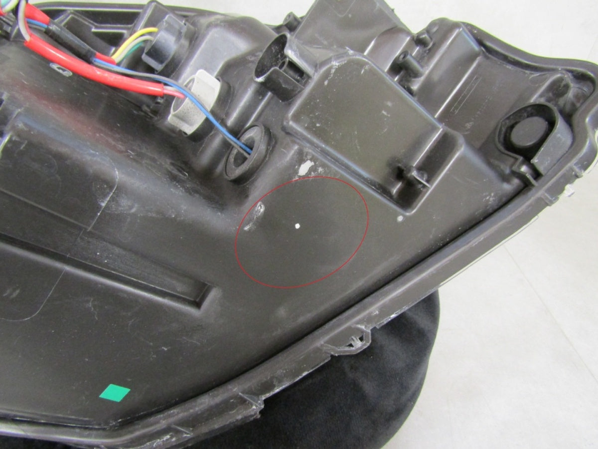 Prednji far TOYOTA YARIS 3 III LIFT halogen sa sočivom 14-17 LH