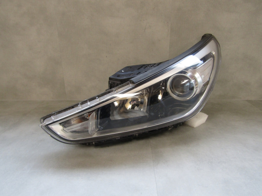 Prednji far HYUNDAI I30 III halogen sa sočivom 17-20 LH
