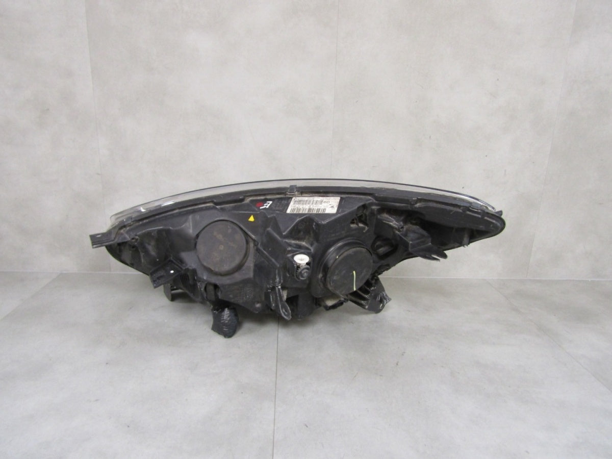 Prednji far RENAULT CAPTUR I 1 halogen sa sočivom RH 13-17 260105066R