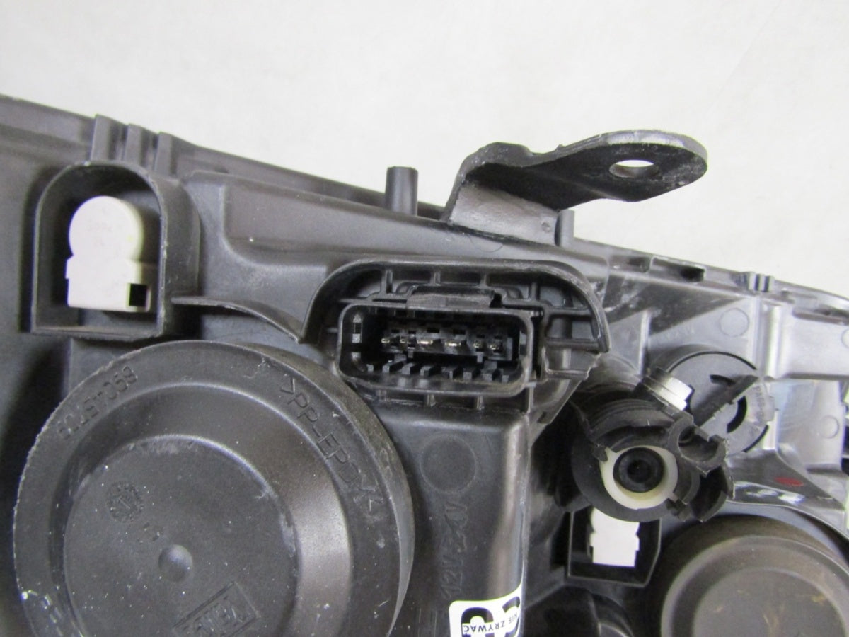 Prednji far DACIA SANDERO 2 II LOGAN 2 II LIFT halogen 16- 20 LH 260605665R