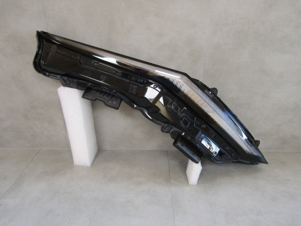 Prednji far NISSAN ARIYA LED DRL RH desni W5752 20-