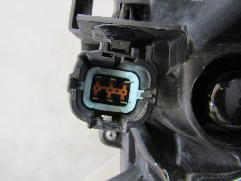Prednji far NISSAN ARIYA LED DRL RH desni W5752 20-