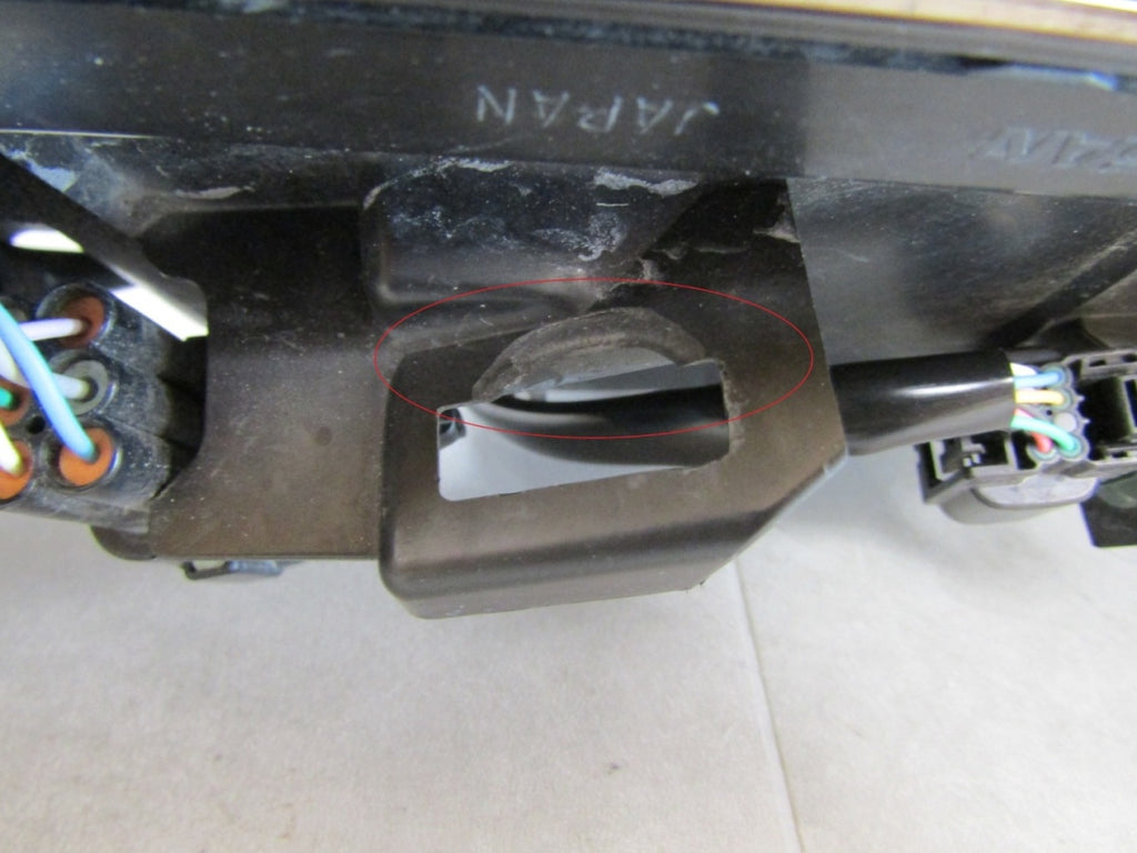 Prednji far NISSAN ARIYA LED DRL RH desni W5752 20-
