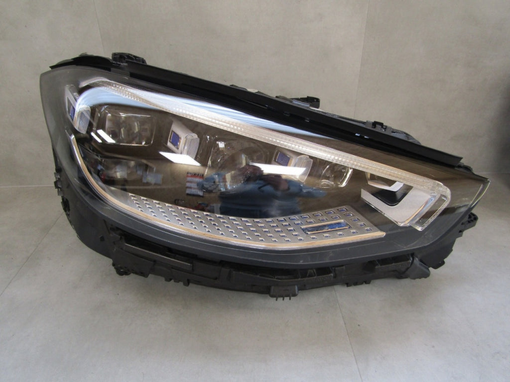 Prednji far MERCEDES S W223 FULL LED DIGITAL LIGHT RH desni 20- A2239063405