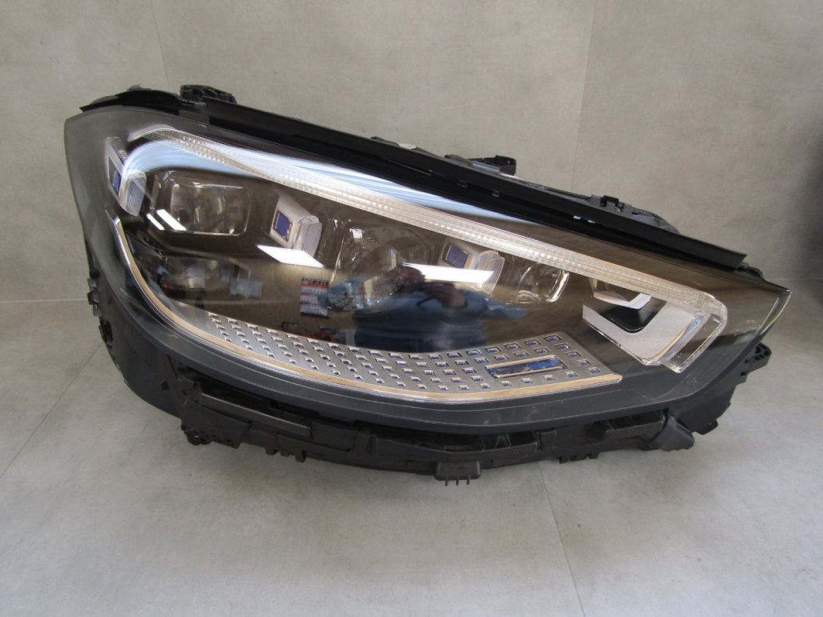 Prednji far MERCEDES S W223 FULL LED DIGITAL LIGHT RH desni 20- A2239063405