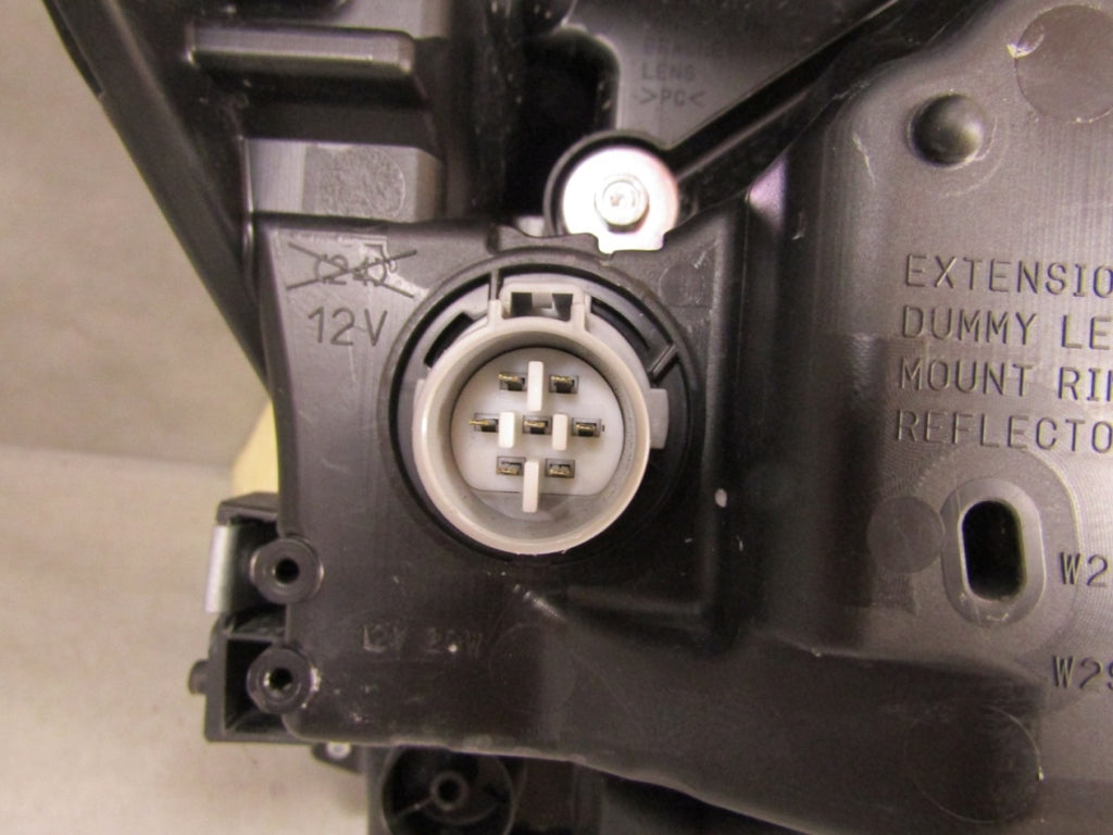 Prednji far SUZUKI SWIFT VI MK8 VIII LED LH lijevi 19-24 W2968