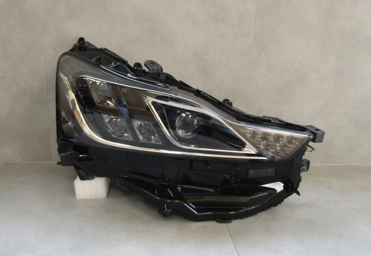 Prednji far LEXUS IS 3 III LIFT FULL LED 16-19 RH desni