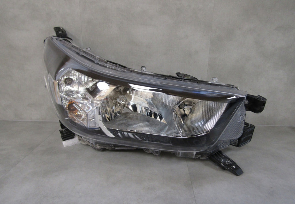 Prednji far TOYOTA HILUX 8 VIII LIFT halogen 20- RH