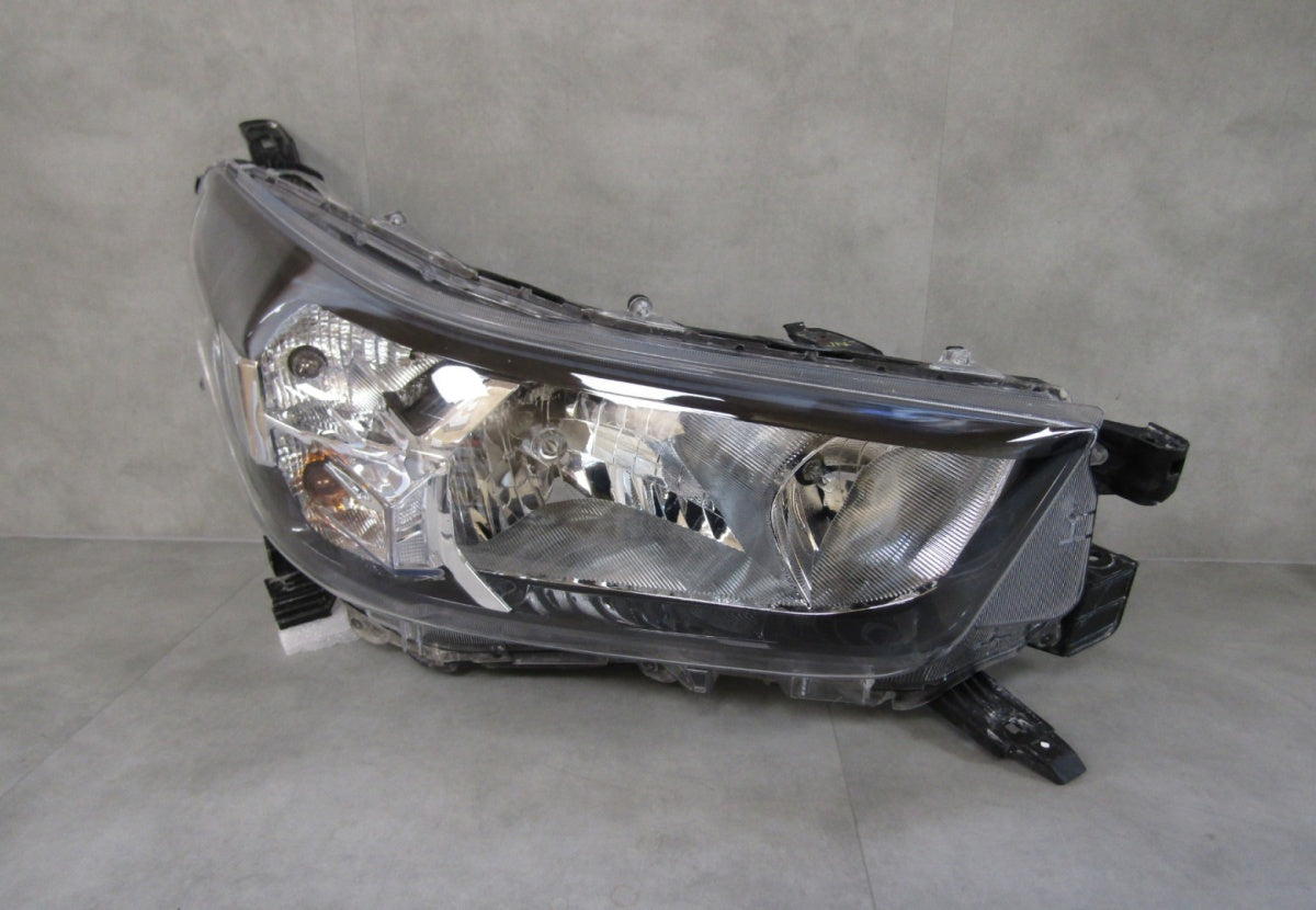 Prednji far TOYOTA HILUX 8 VIII LIFT halogen 20- RH