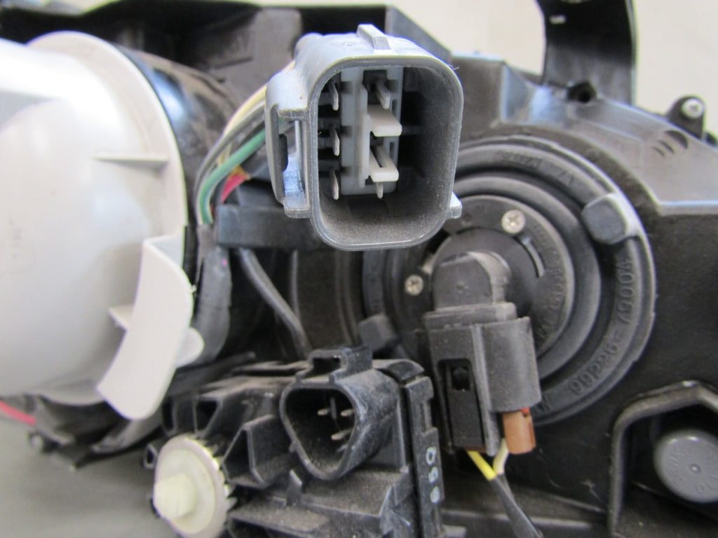 Prednji far SUBARU LEGACY IV OUTBACK GT halogen sa sočivom JASNA 03-06 LH