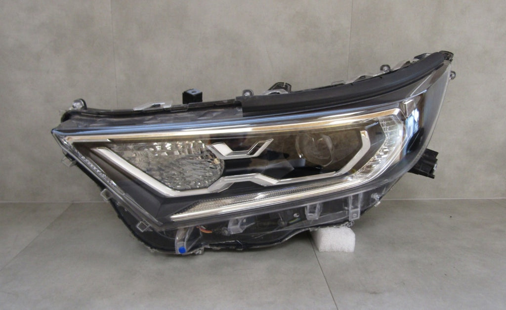 Prednji far TOYOTA RAV4 IV 5 V LED 19-21 LH lijevi