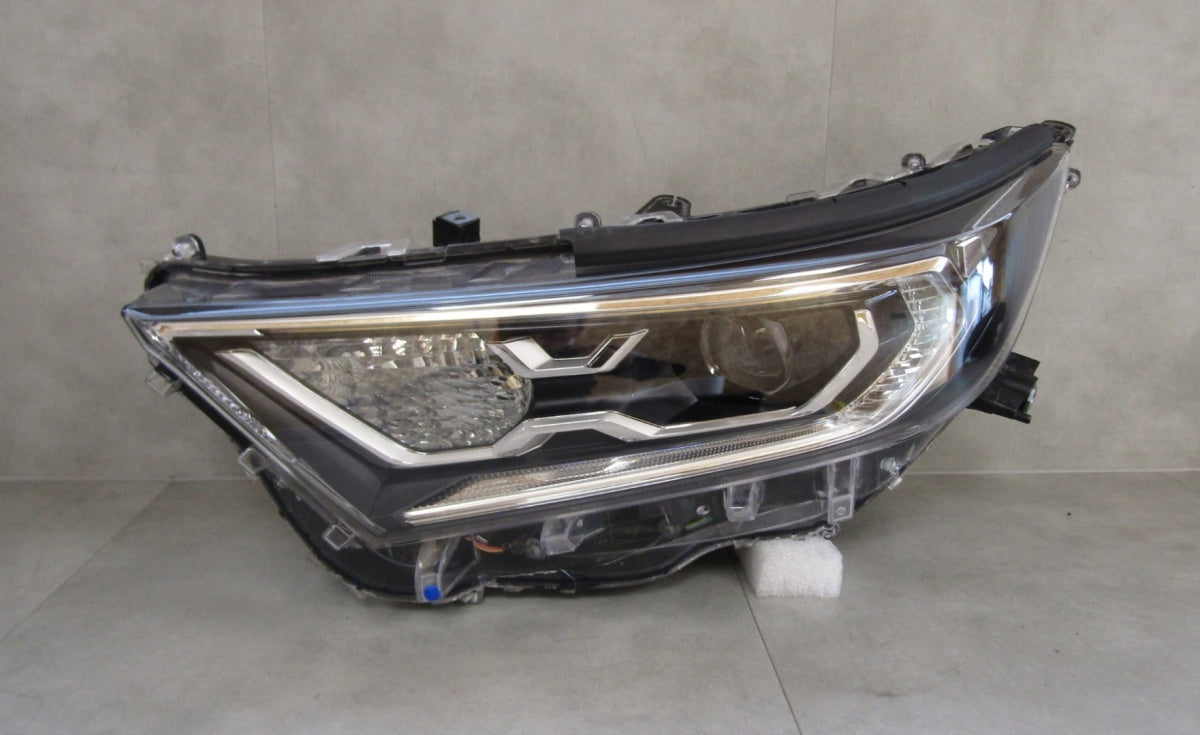 Prednji far TOYOTA RAV4 IV 5 V LED 19-21 LH lijevi