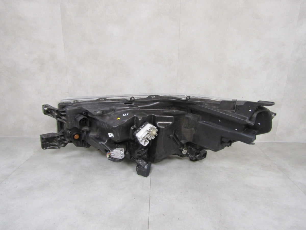 Prednji far TOYOTA HILUX VIII 8 LIFT FULL LED 20- RH desni