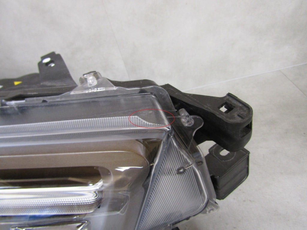 Prednji far TOYOTA HILUX VIII 8 LIFT FULL LED 20- RH desni