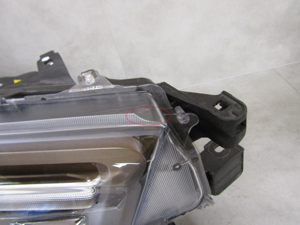 Prednji far TOYOTA HILUX VIII 8 LIFT FULL LED 20- RH desni