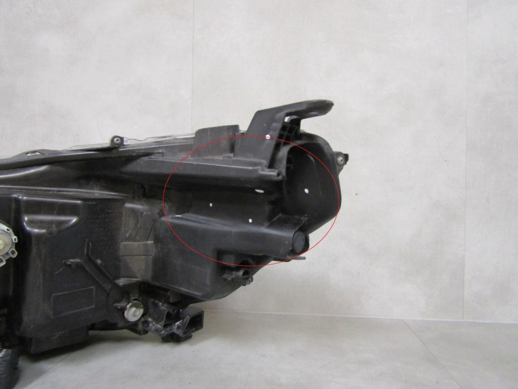 Prednji far TOYOTA HILUX VIII 8 LIFT FULL LED 20- RH desni
