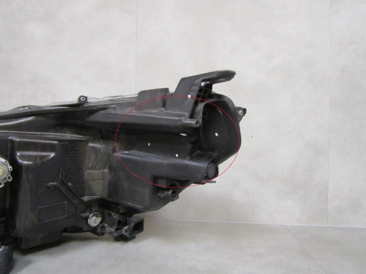 Prednji far TOYOTA HILUX VIII 8 LIFT FULL LED 20- RH desni