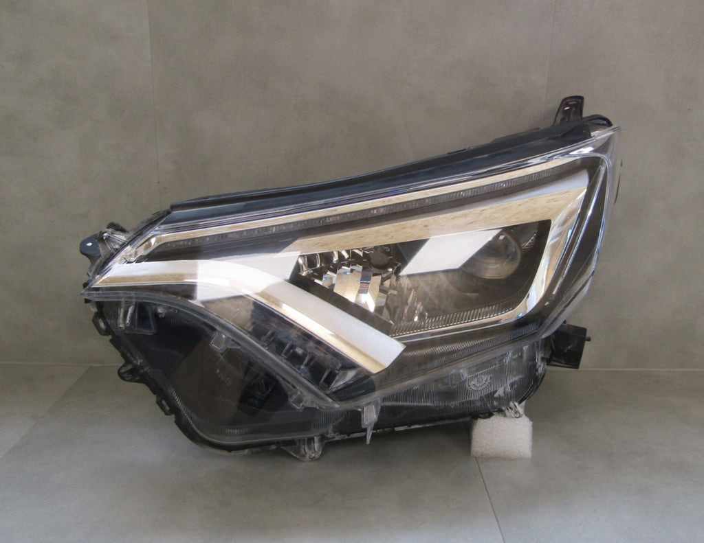 Prednji far TOYOTA RAV 4 IV 4 LIFT LED 15-18 LH