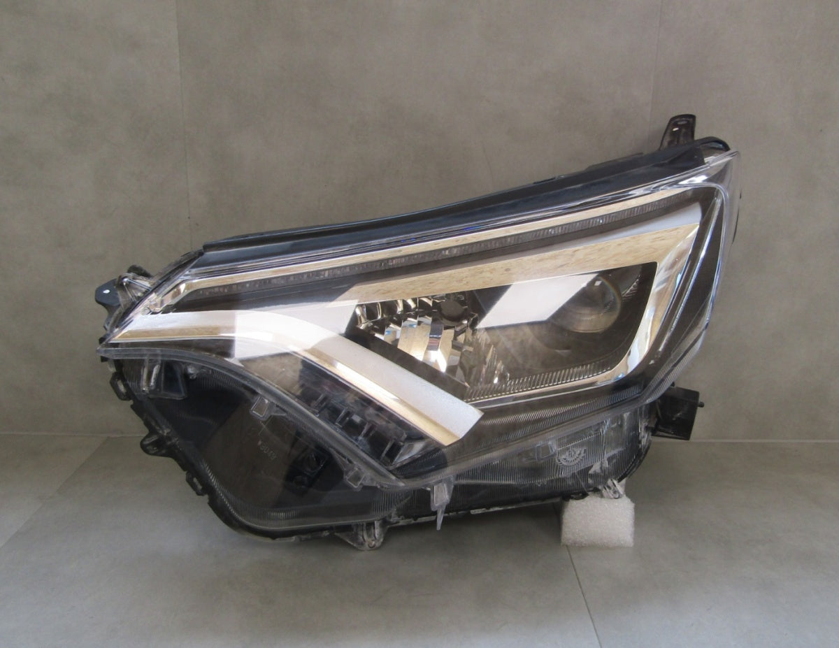 Prednji far TOYOTA RAV 4 IV 4 LIFT LED 15-18 LH