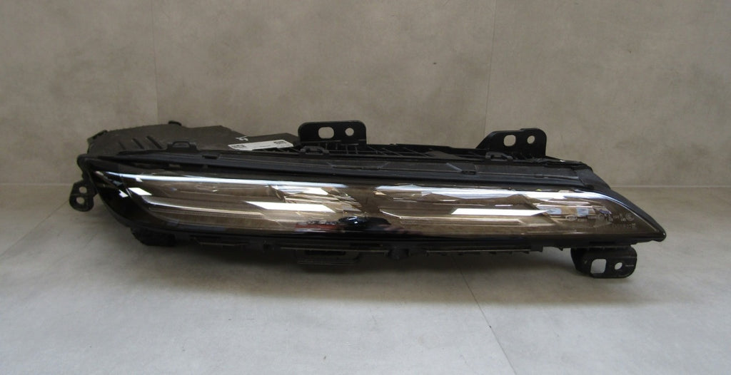 Prednji far BMW 7 G70 LED DRL SVAROWSKI RH desni 22- 9879936