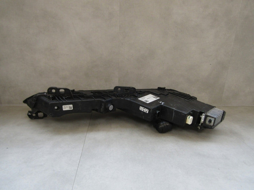 Prednji far BMW 7 G70 LED DRL SVAROWSKI RH desni 22- 9879936