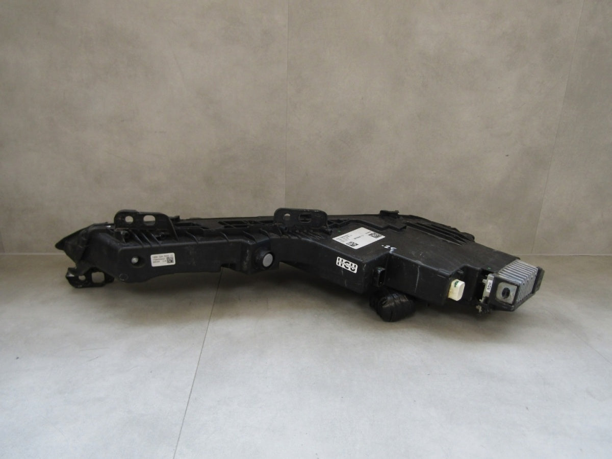 Prednji far BMW 7 G70 LED DRL SVAROWSKI RH desni 22- 9879936