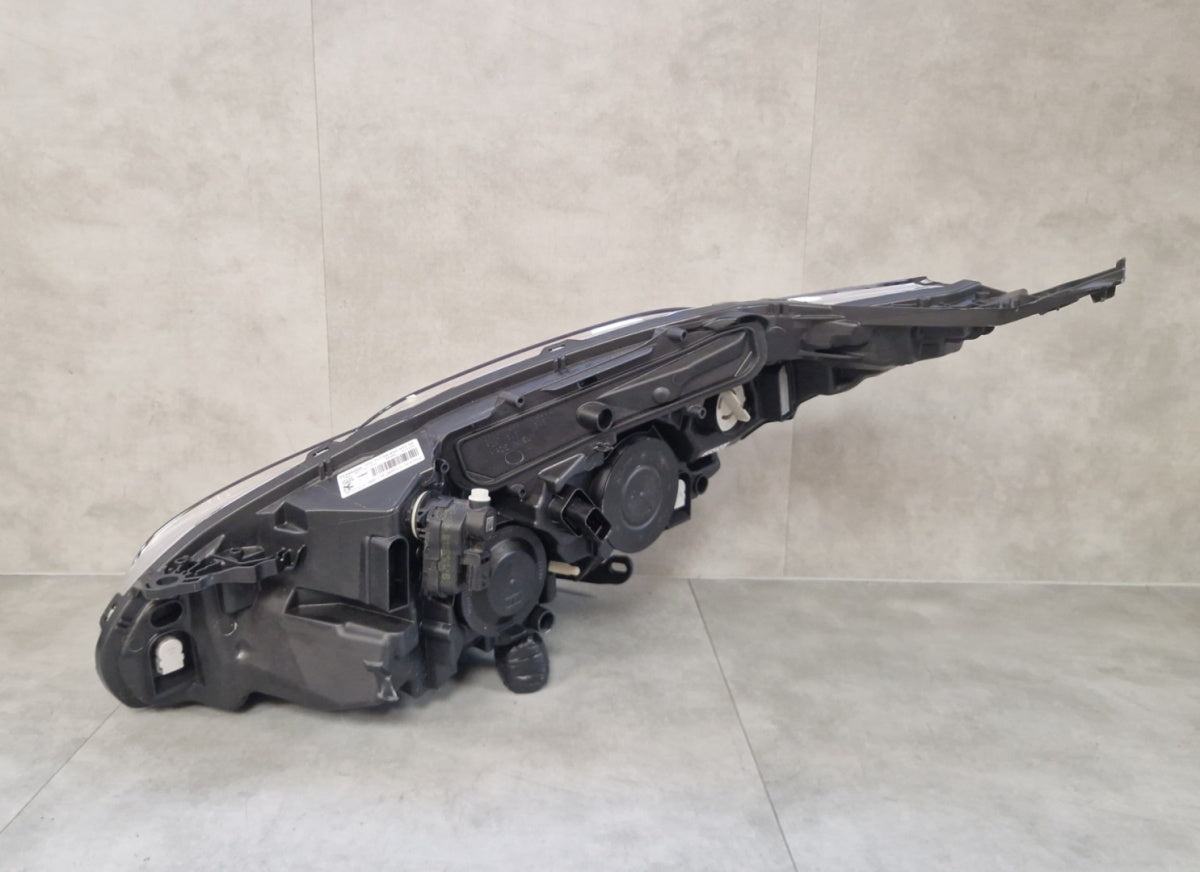 Prednji far PEUGEOT 208 I LIFT halogen sa sočivom 15-19 desni RH 9810805880