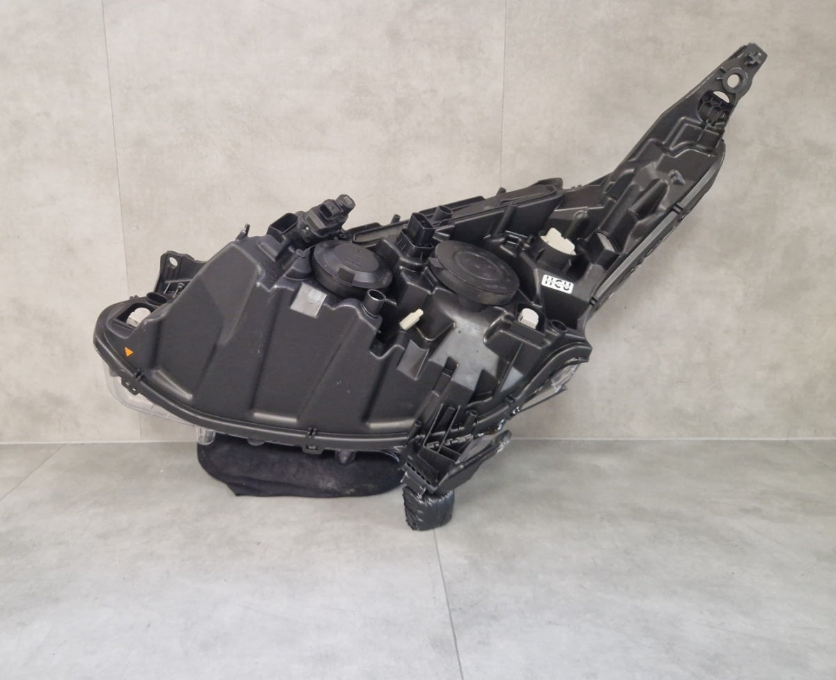 Prednji far PEUGEOT 208 I LIFT halogen sa sočivom 15-19 desni RH 9810805880