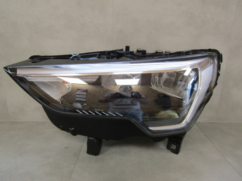 Prednji far AUDI Q3 83A LED RH desni 18- 83A941011