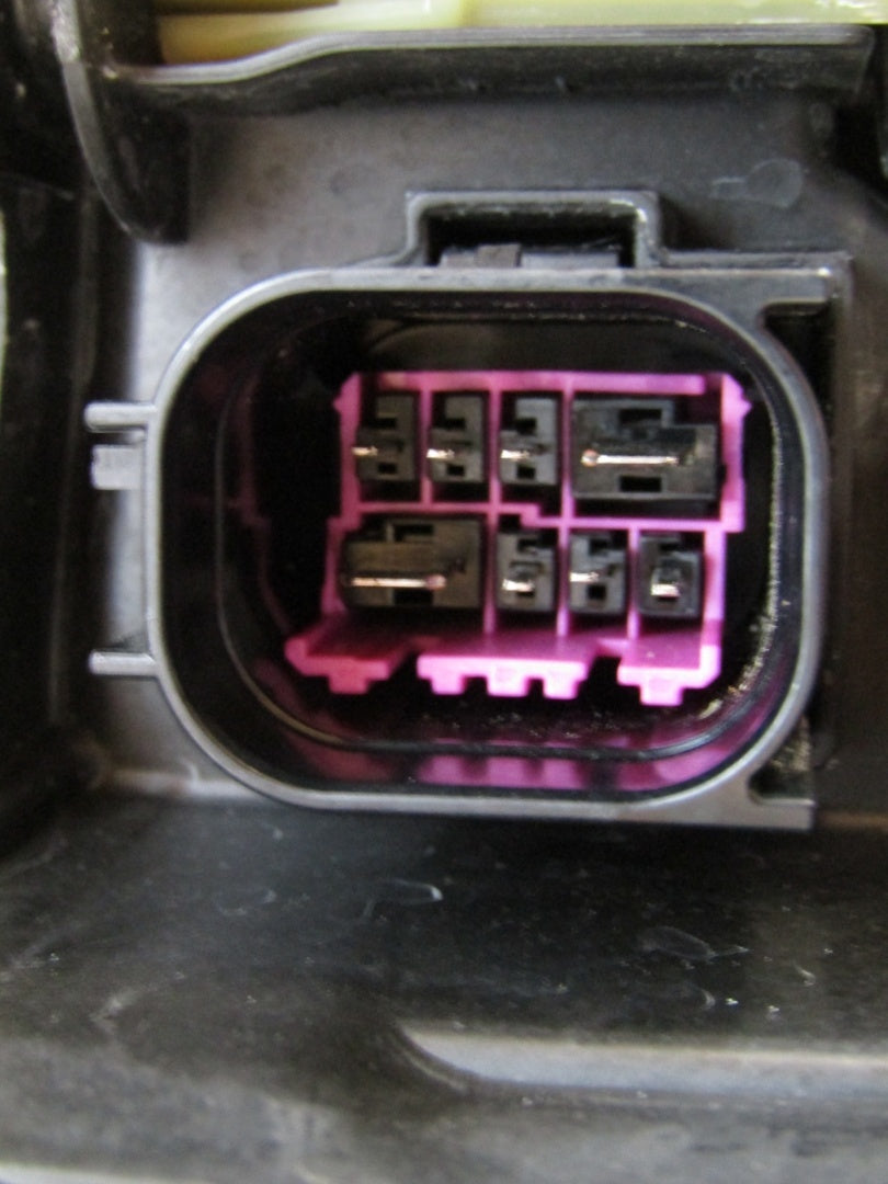 Prednji far AUDI Q3 83A LED RH desni 18- 83A941011