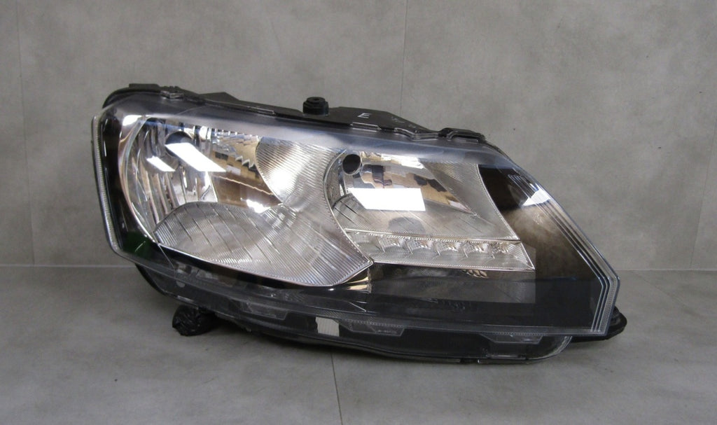 Prednji far SKODA RAPID 5JB LIFT halogen + LED 16-19 RH desni 5JB941016B