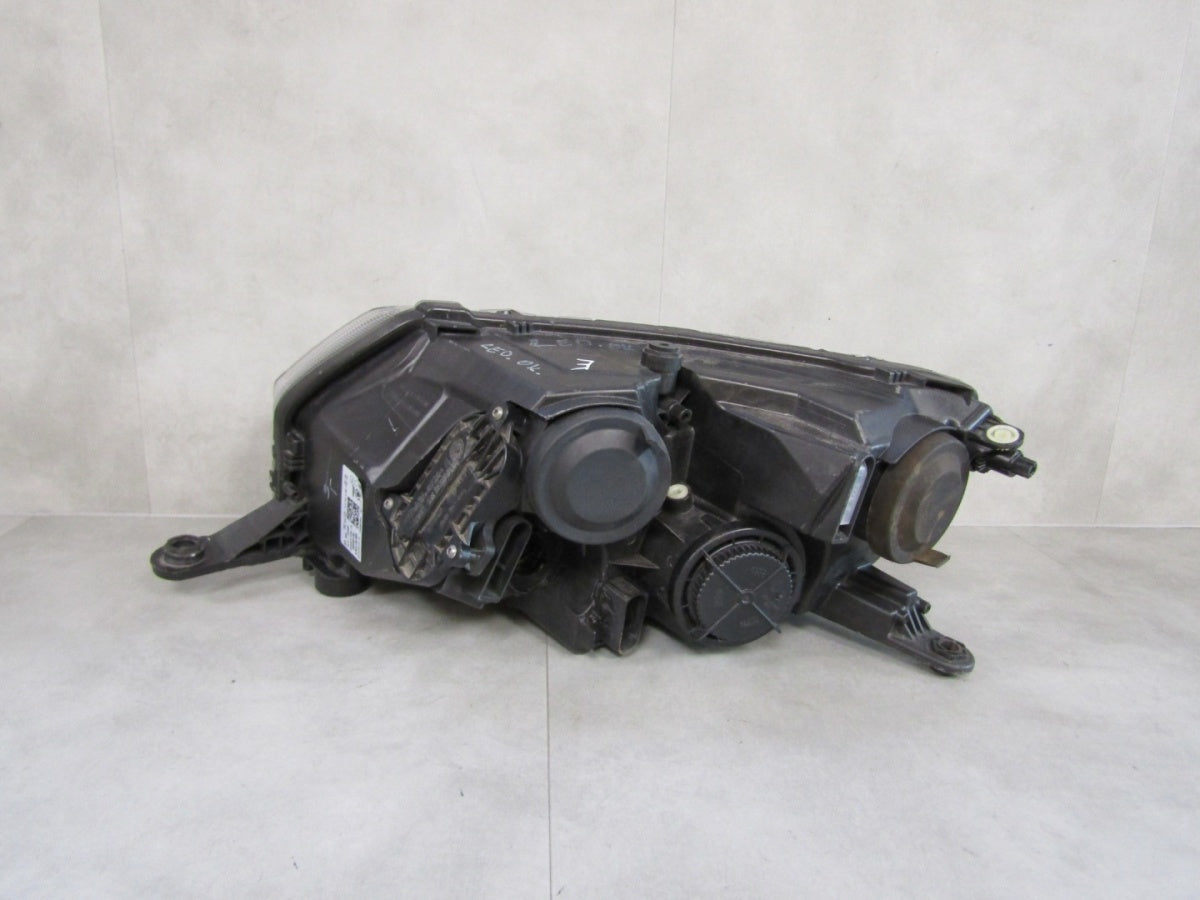 Prednji far SKODA RAPID 5JB LIFT halogen + LED 16-19 RH desni 5JB941016B