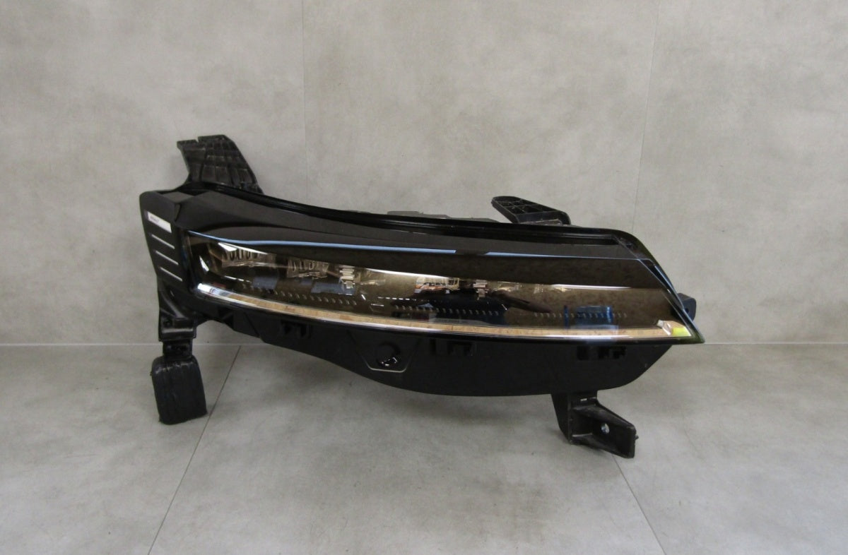 Prednji far RENAULT MEGANE V 5 E-TECH LED RH desni 22- 260104574R