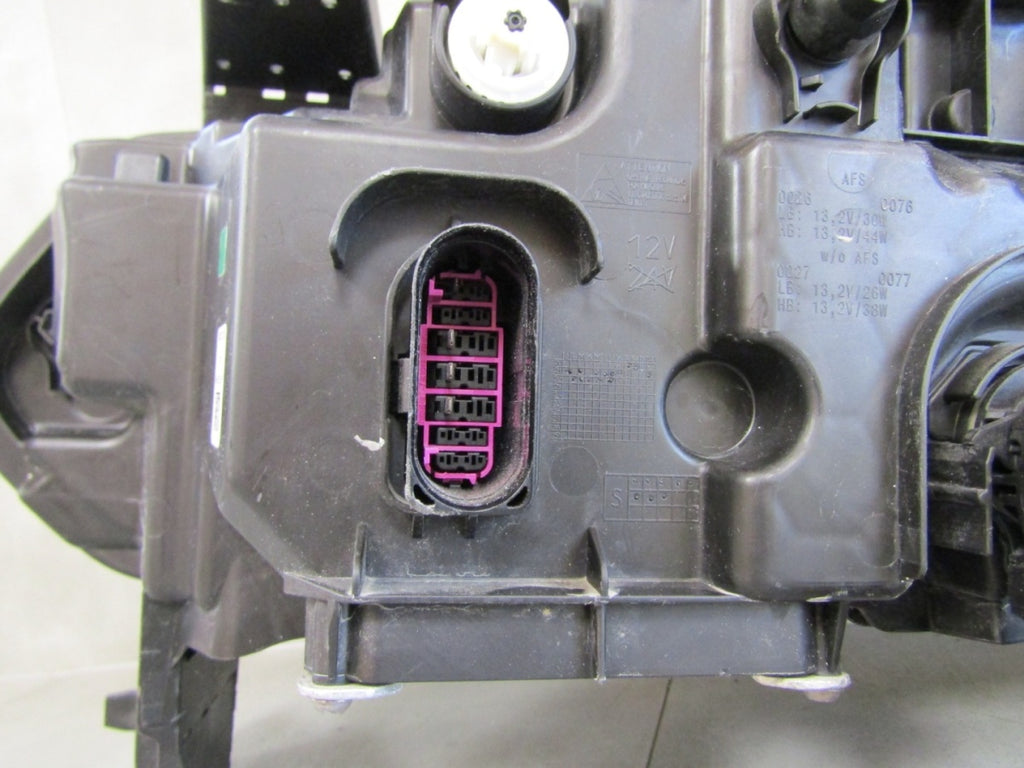 Prednji far RENAULT MEGANE V 5 E-TECH LED RH desni 22- 260104574R