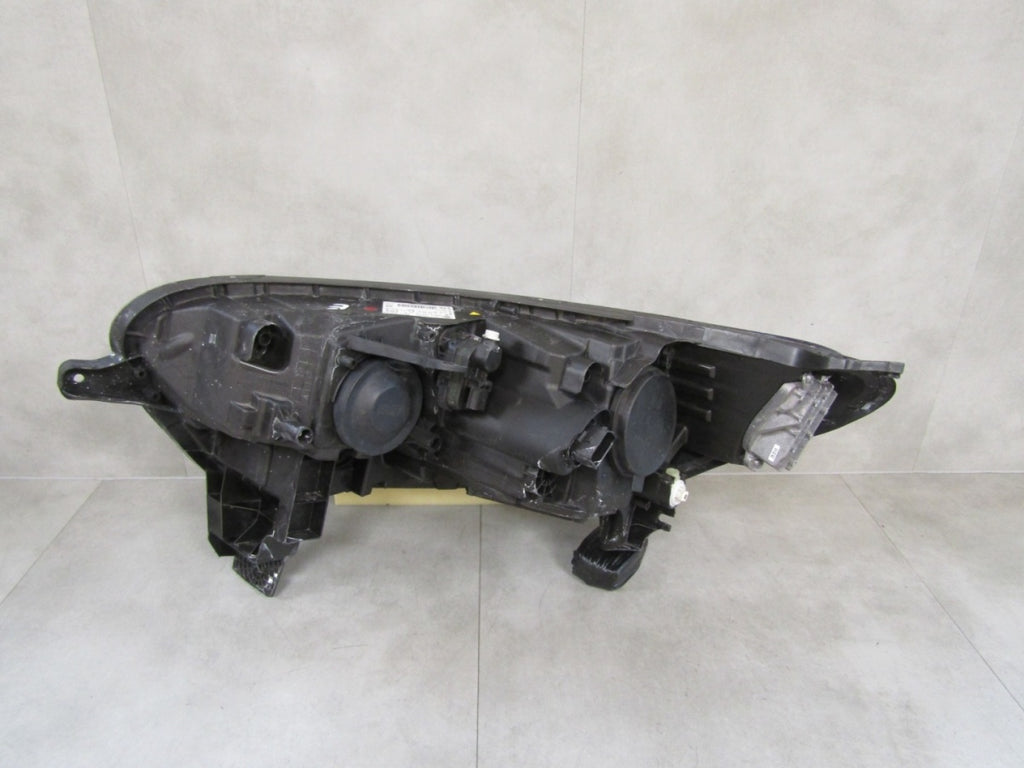 Prednji far RENAULT KADJAR halogen sa sočivom + LED 15-18 RH 260104607R