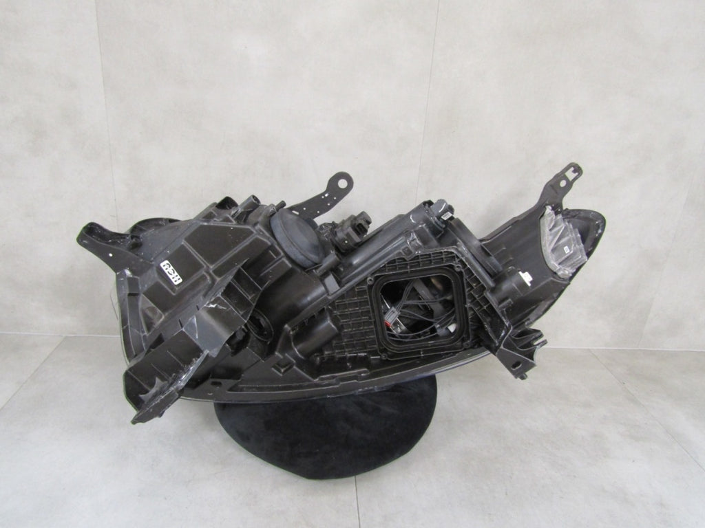 Prednji far RENAULT KADJAR halogen sa sočivom + LED 15-18 RH 260104607R