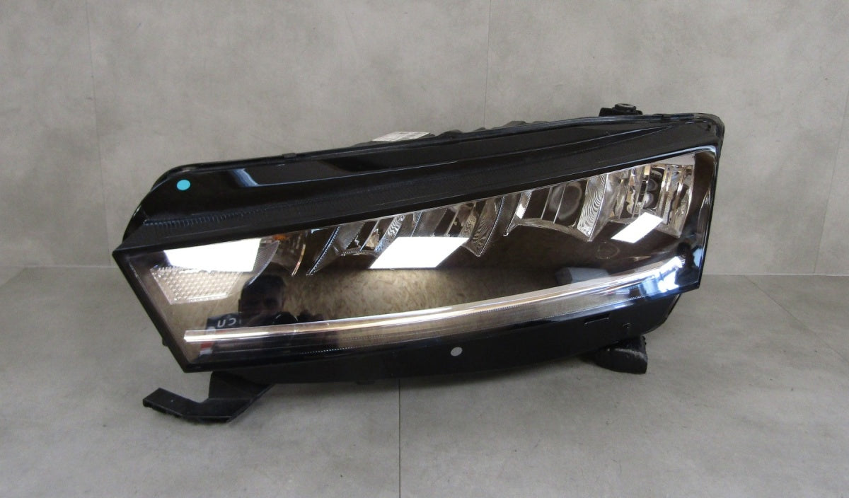Prednji far SKODA OCTAVIA IV LED 19-24 LH lijevi 5E4941015