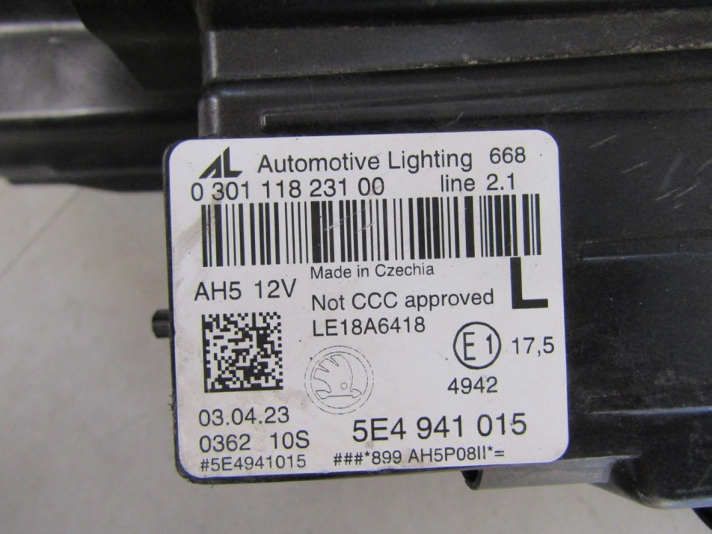 Prednji far SKODA OCTAVIA IV LED 19-24 LH lijevi 5E4941015