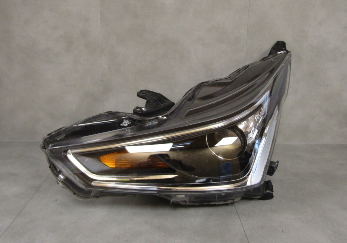 Prednji far TOYOTA AYGO 2 II LIFT halogen sa sočivom + LED 18-22 LH lijevi