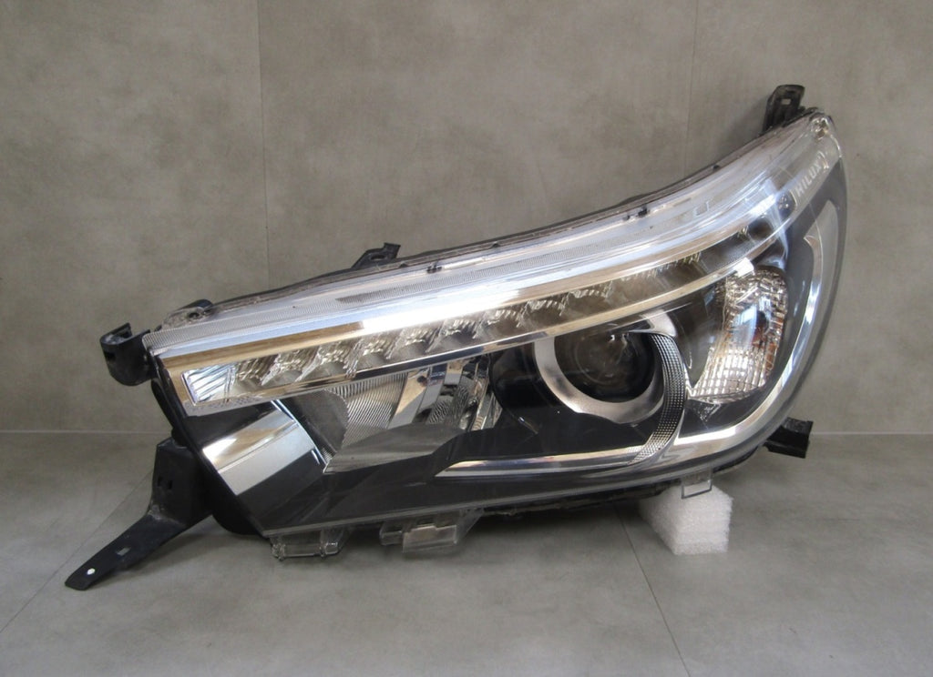 Prednji far TOYOTA HILUX 8 VIII LED LH 15-20
