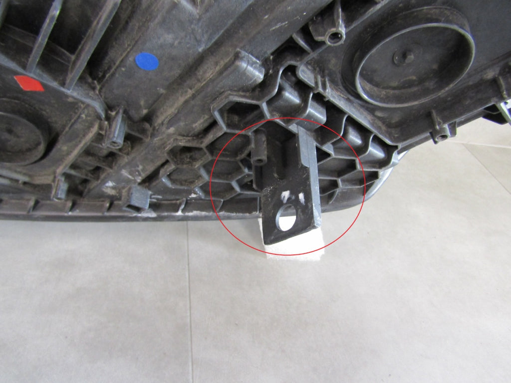 Prednji far SKODA YETI LIFT halogen 12- RH