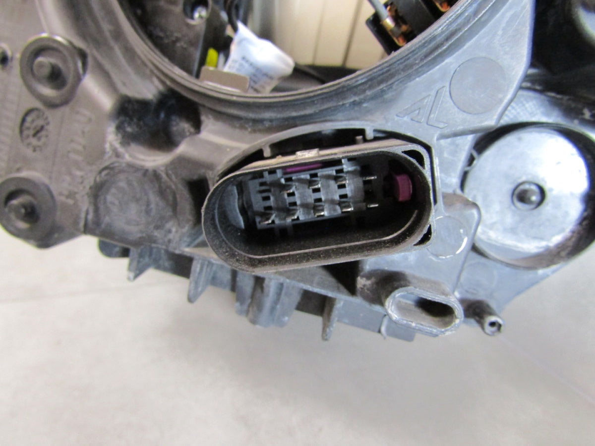 Prednji far SKODA YETI LIFT halogen 12- RH