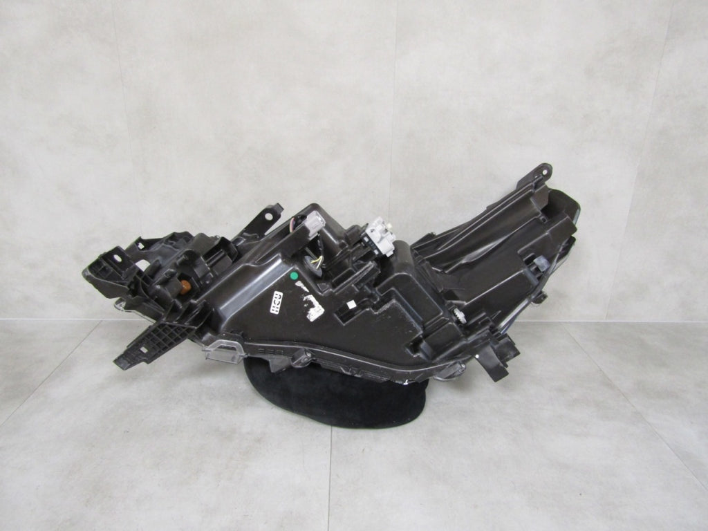 Prednji far TOYOTA HILUX VIII 8 LIFT FULL LED 20- RH desni