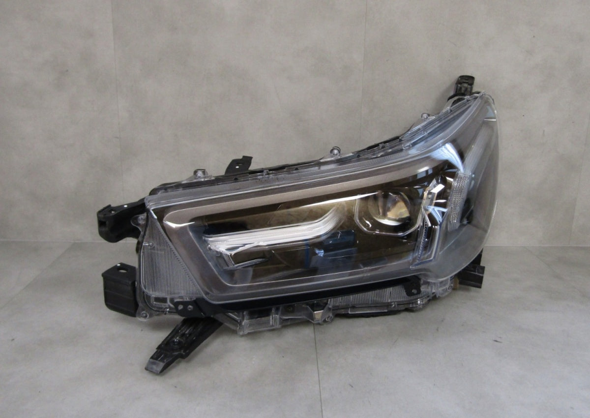 Prednji far TOYOTA HILUX VIII 8 LIFT FULL LED LH lijevi 20-