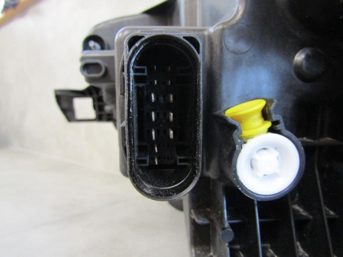 Prednji far SKODA KAROQ LIFT LED 21- RH desni 57B941010