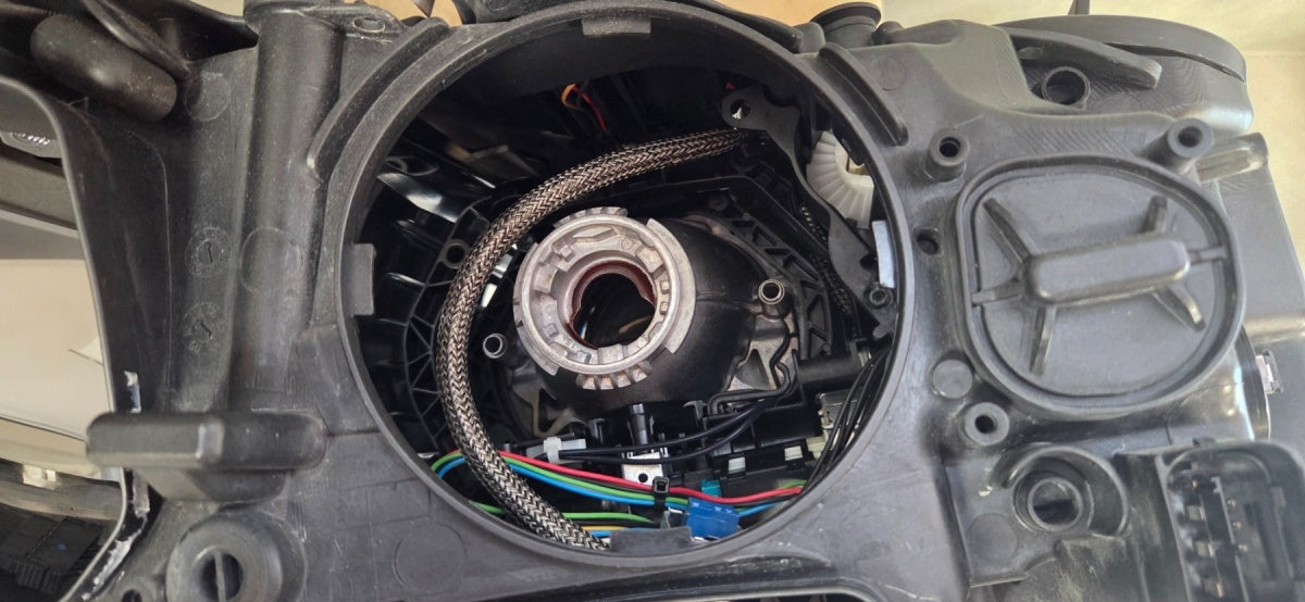 Prednji far BMW 5 F10 F11 xenon zakretni 10-13 lijevi LH 7203251-15