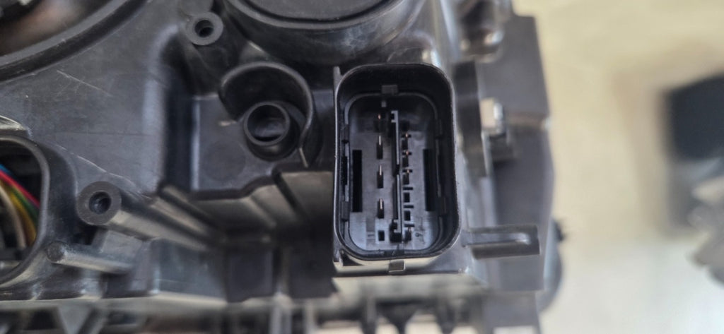 Prednji far BMW 5 F10 F11 xenon zakretni 10-13 lijevi LH 7203251-15