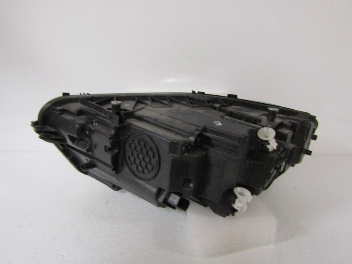 Prednji far MERCEDES CLA W118 LIFT FULL LED 23- RH