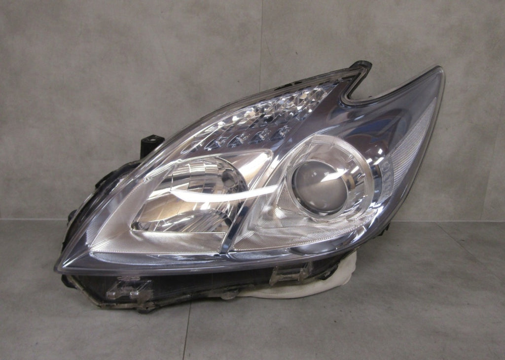 Prednji far TOYOTA PRIUS III 3 halogen sa sočivom 09- LH lijevi